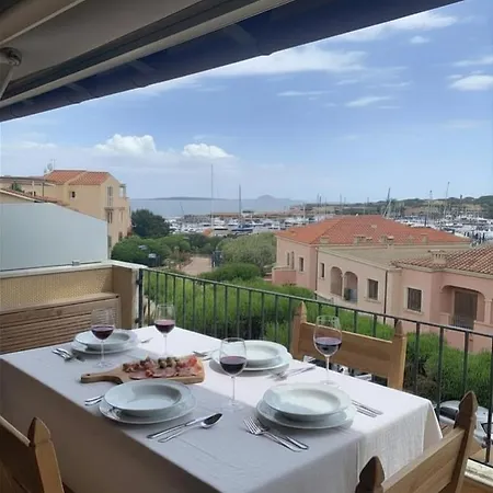 Terrace With Port View Lejlighed